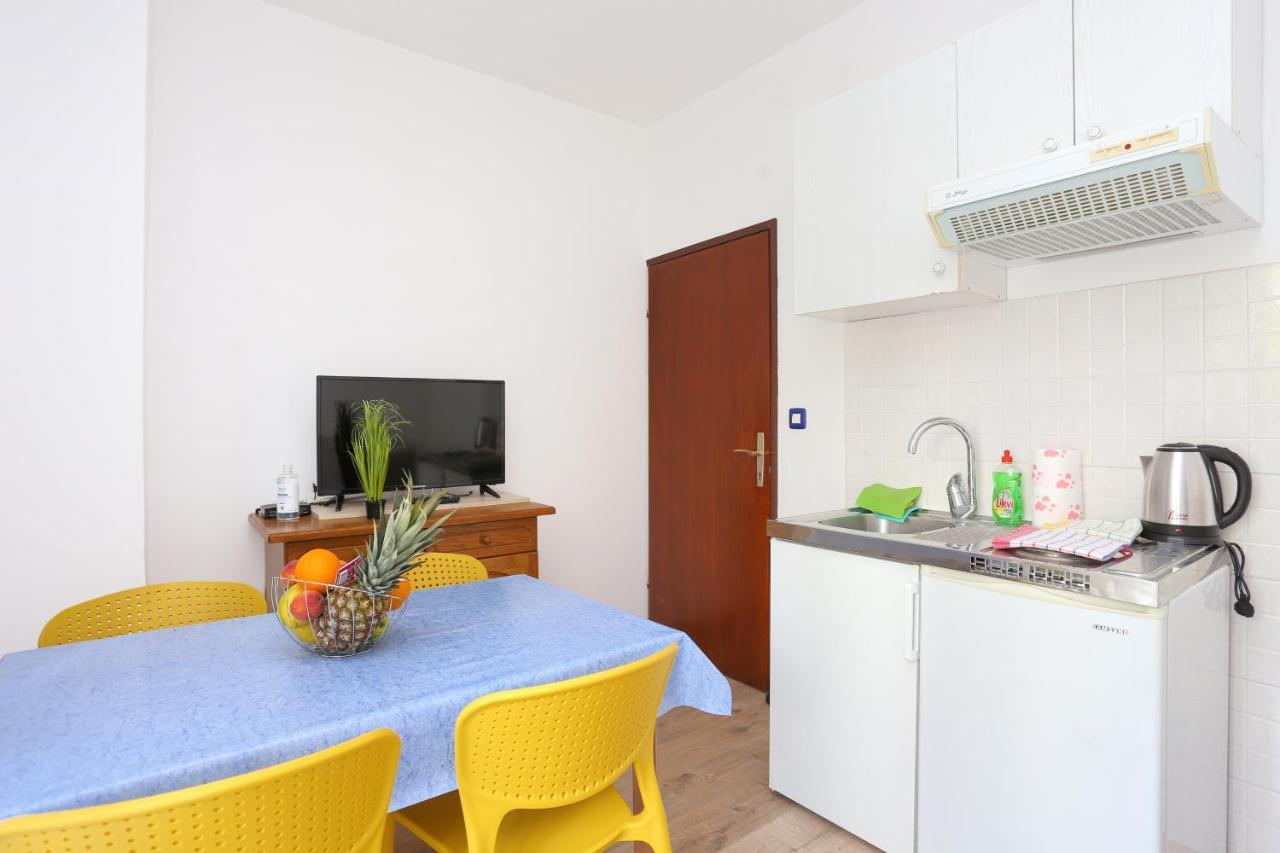 Apartments By The Sea Podgora, Makarska - 18918 エクステリア 写真